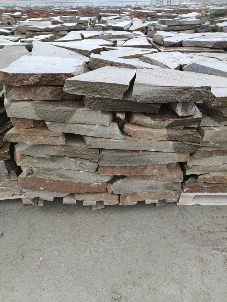 Плитняк песчаник серо-зелёный для мощения 60-65 мм купить в Новосибирске