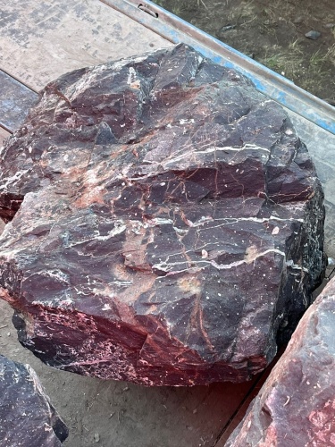 Камни для ландшафтного дизайна красно-фиолетовые 10-60 килограмм купить в Новосибирске