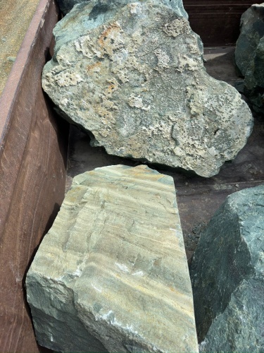 Ландшафтные глыбы зелёные 200-500 килограмм купить в Новосибирске