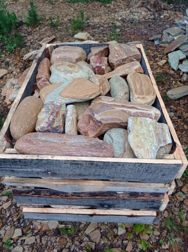 Златолит жёлтый, жёлто-зелёный глыбки и валуны для ланшафтного дизайна купить в Новосибирске