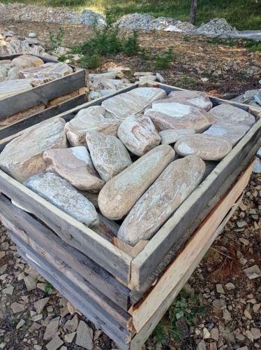 Златолит жёлтый, жёлто-зелёный глыбки и валуны для ланшафтного дизайна купить в Новосибирске