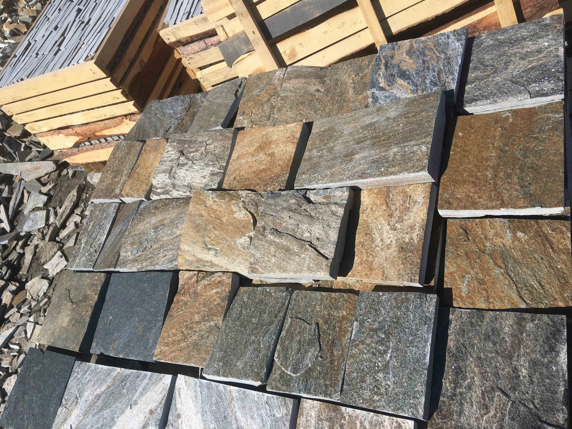 Плитка пилёная златолит Уральский для фасада купить в Новосибирске