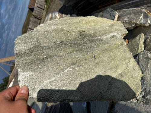 Плитняк златолит зелёный для цоколя, отмостки купить в Новосибирске