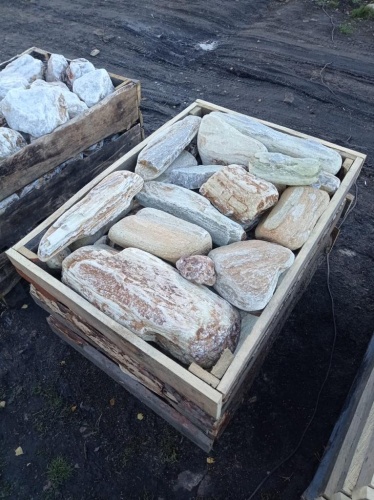 Златолит жёлтый, жёлто-зелёный глыбки и валуны для ланшафтного дизайна купить в Новосибирске