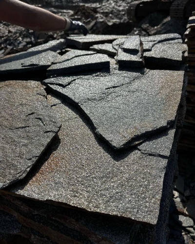 Плитняк златолит серебристый для фасада купить в Новосибирске