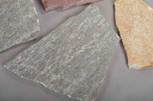 Плитняк златолит Уральский для цоколя, отмостки купить в Новосибирске