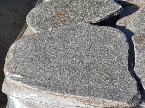 Златолит серебристый галтованный для лестниц купить в Новосибирске