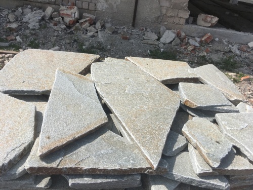 Златолит серебристый галтованный для лестниц купить в Новосибирске